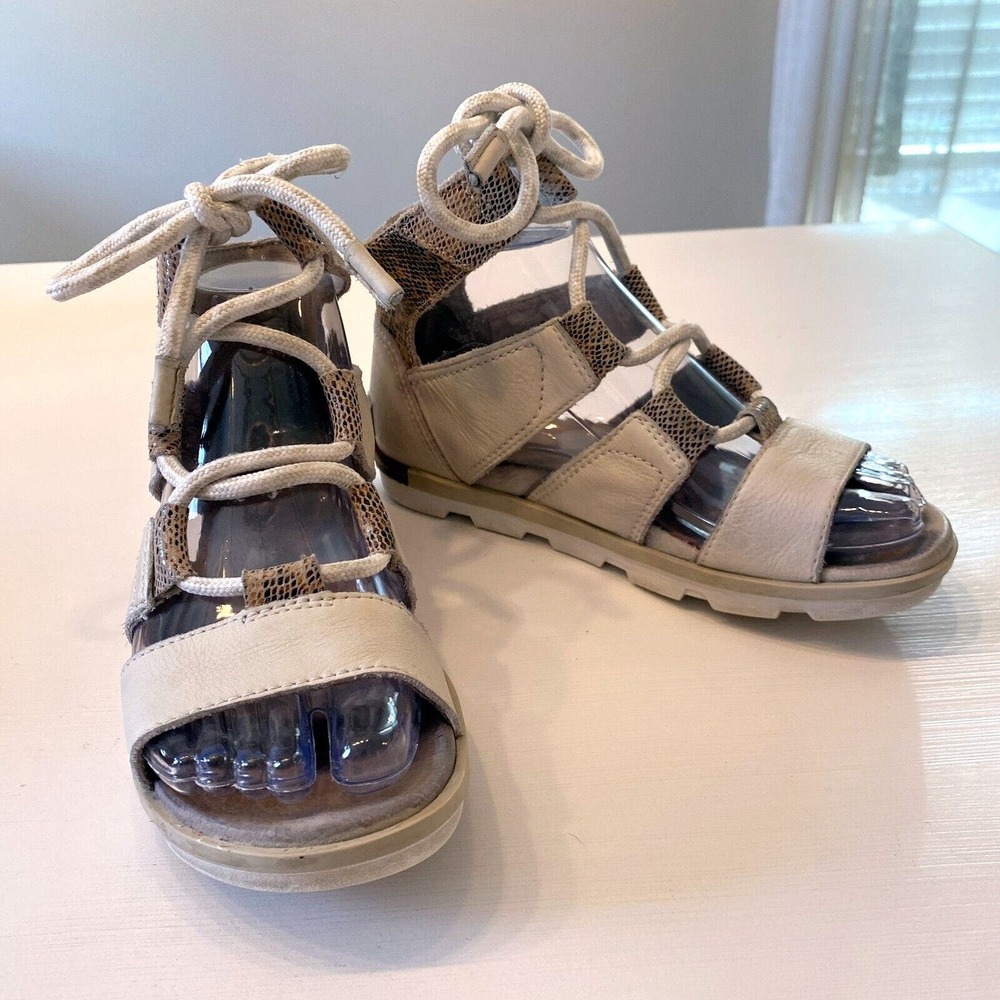 Sorel Joanie II Beige Sand Leather Lace Up Flats Sandals Women's‎ Size 6.5 - Picture 3 of 8